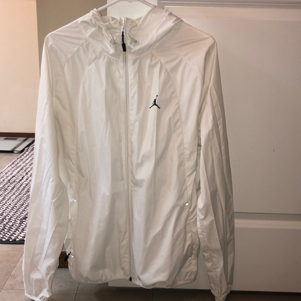 nike jordan white wind breaker. no flaws